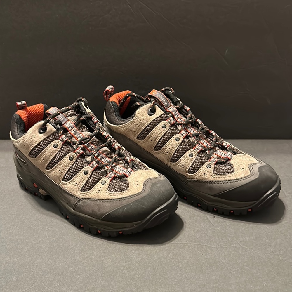 NWOT Columbia Sawtooth Hiking Shoes Men 8
